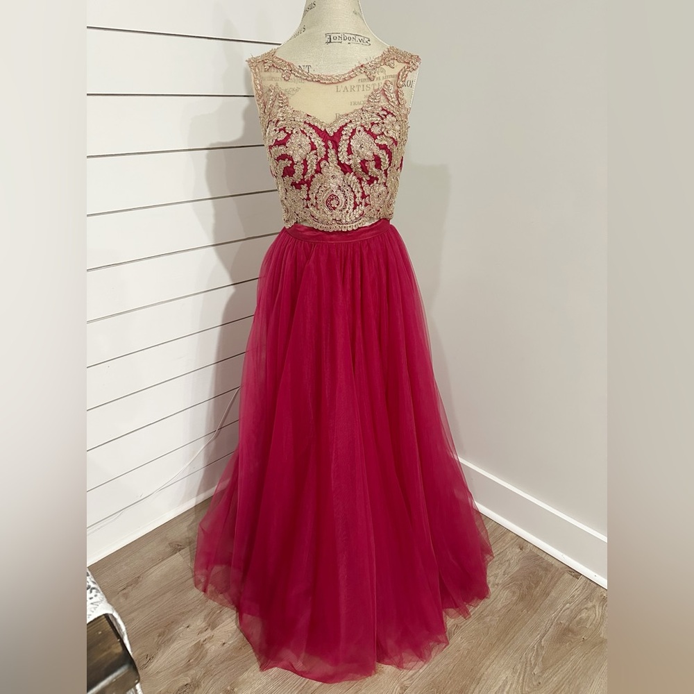 Camille La Vie Red Gold Tulle Two Piece Formal Prom Dress Ball Gown Sz 2